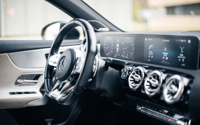 Mercedes-Benz Klasa A cena 179000 przebieg: 57192, rok produkcji 2019 z Poznań małe 742